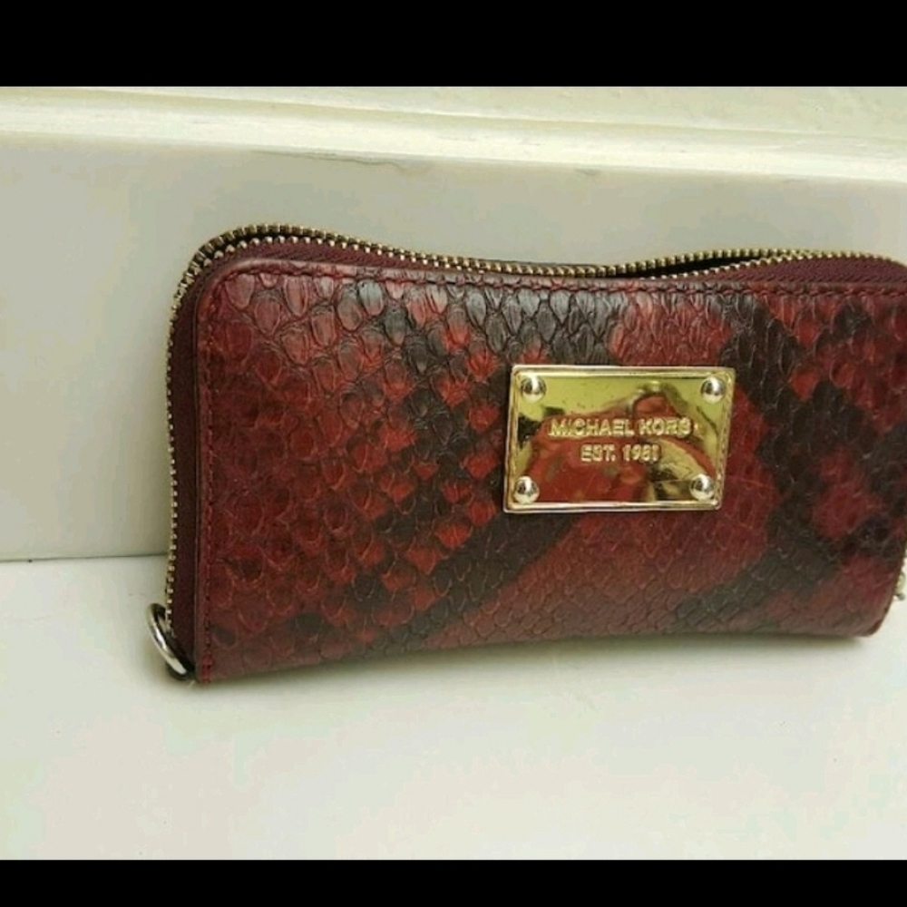 Michael kors wallet